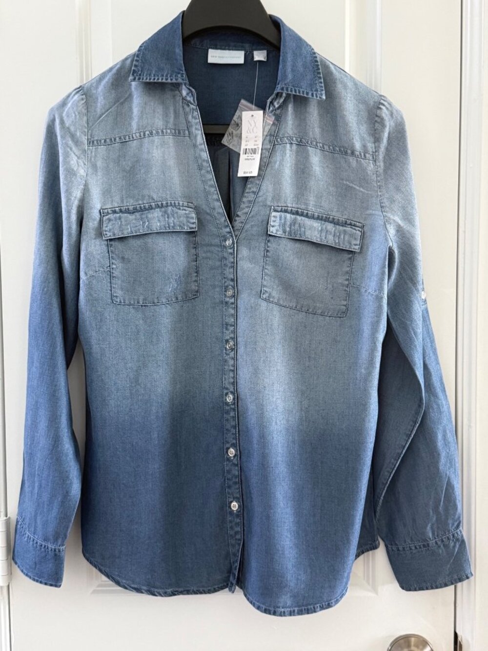 New York & Company Lyocell Button-Up Denim Shirt Medium Blue Long Sleeve